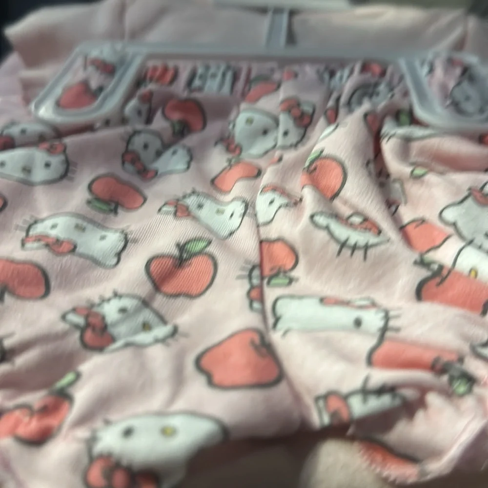 Hello Kitty Matching Set - Picture 7 of 9
